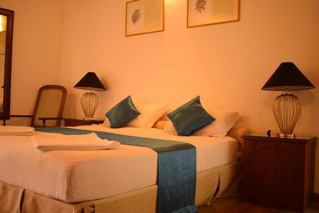 Forest Edge Hotel Ginigathena ภายนอก รูปภาพ